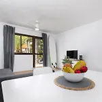 Home2book Sunny Apt, Terrace & Pool