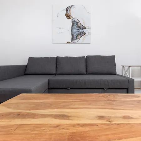 Home2book Sunny Apt, Terrace & Pool Appartamento