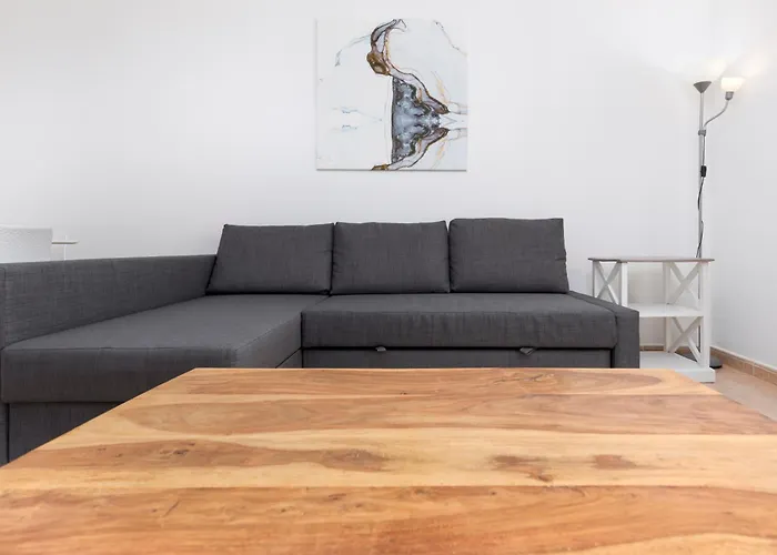 Home2book Sunny Apt, Terrace & Pool Apartamento