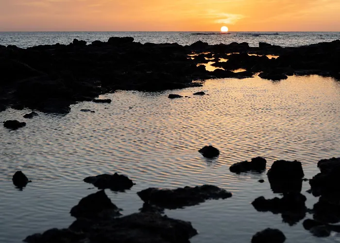 Home2book Sunny Apt, Terrace & Pool Appartement