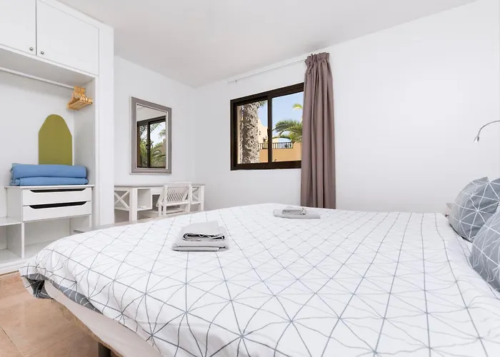 Home2book Sunny Apt, Terrace & Pool * コラレホ